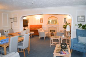 COMMUNAL LOUNGE- click for photo gallery